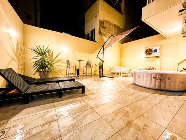 Ferienwohnung Sliema Jacuzzi Flat Exterior foto